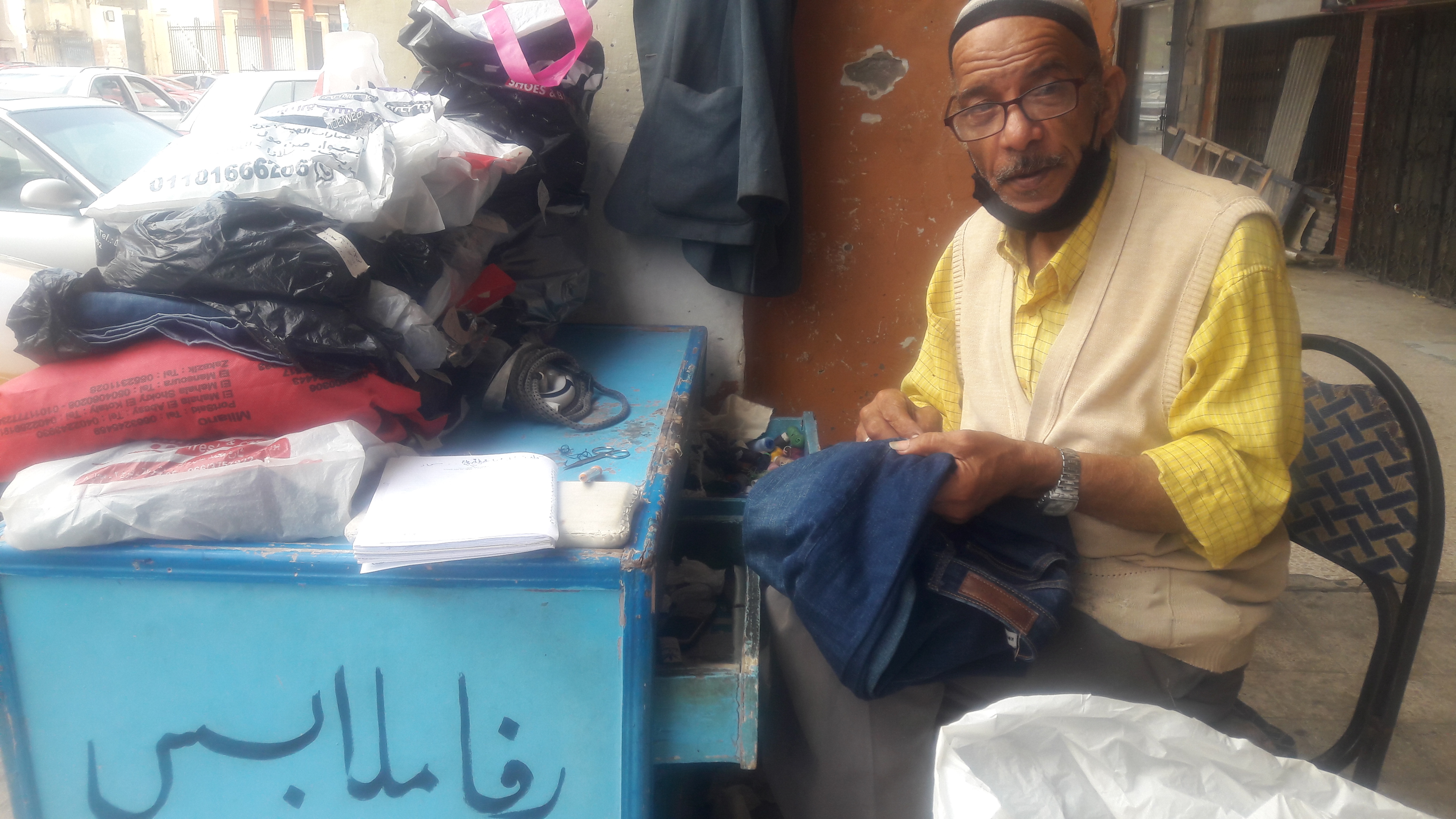 عم سمير  أشهر رفا ملابس وسجاد في بورسعيد  (5)