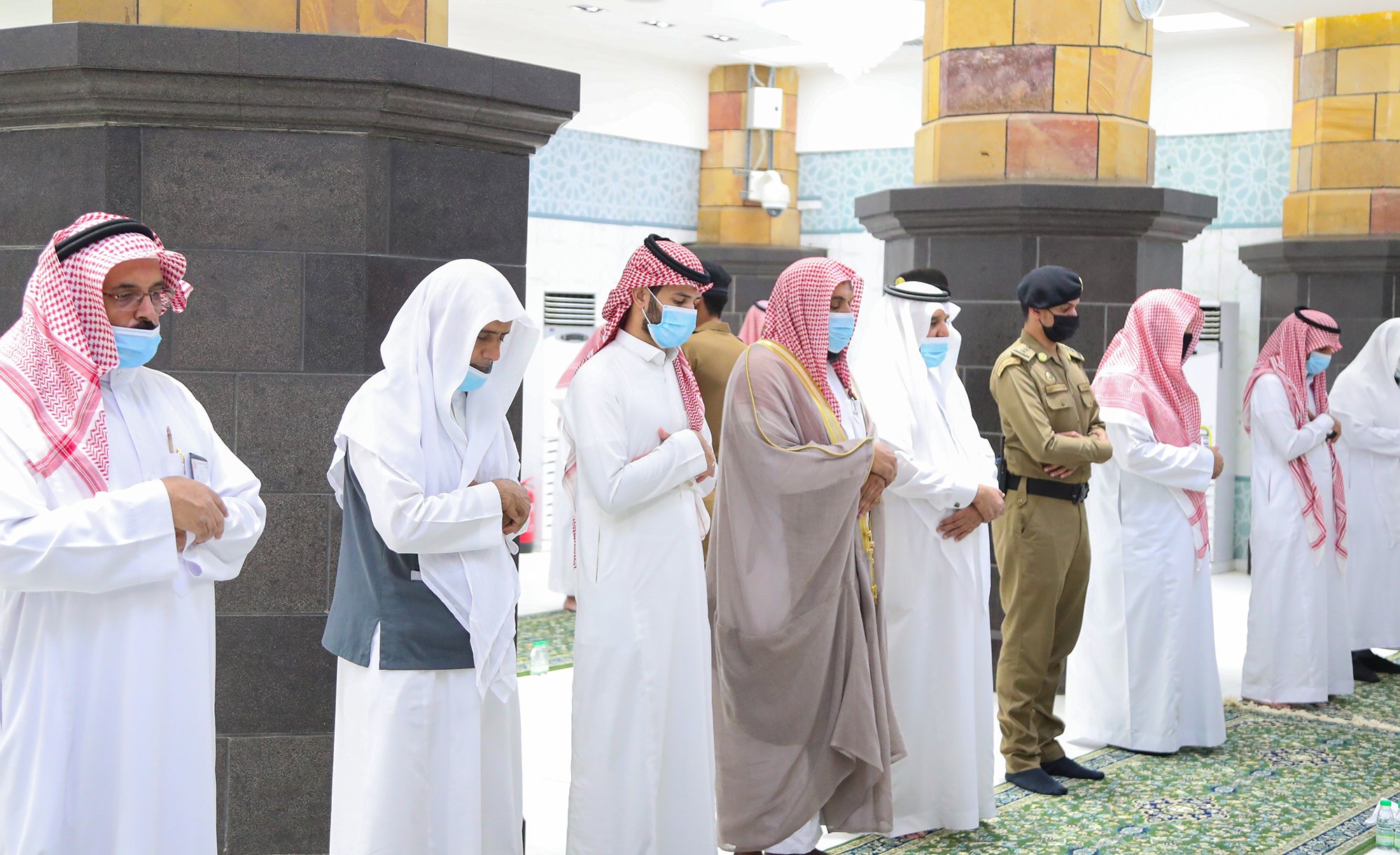 إقامة صلاة الغائب على أمير دولة الكويت بالمسجد الحرام (2)
