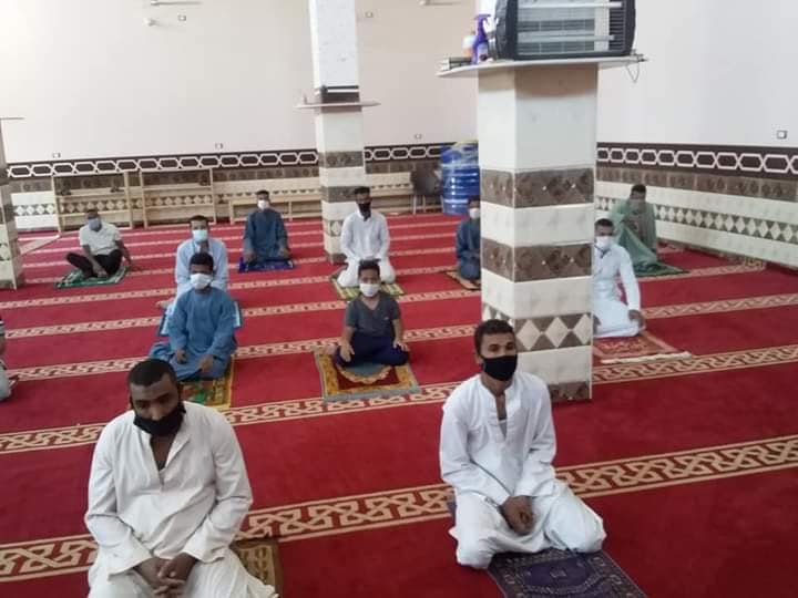 الأقصر تشهد إلتزام بصلاة الجمعة للأسبوع الثانى وإفتتاح 4 مساجد  (7)
