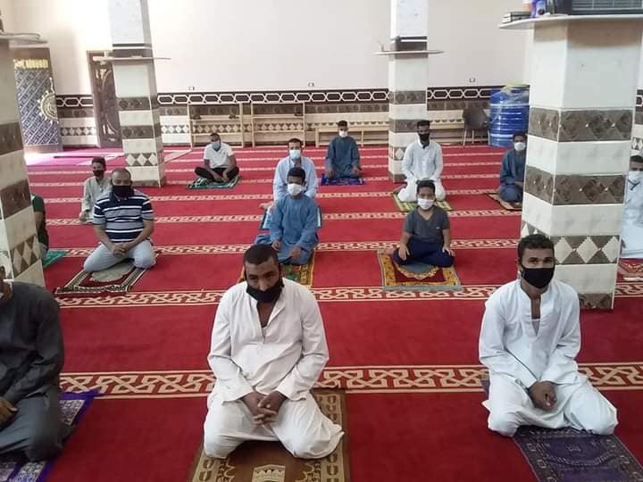 الأقصر تشهد إلتزام بصلاة الجمعة للأسبوع الثانى وإفتتاح 4 مساجد  (8)