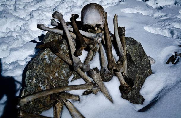 Human-skeleton-found-at-Roopkund-Lake