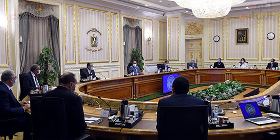 رئيس الوزراء يبحث مشروعات التعاون بين مصر والأردن والعراق (1)