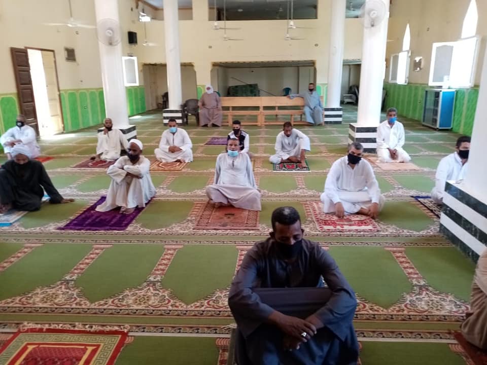 الأقصر تشهد إلتزام بصلاة الجمعة للأسبوع الثانى وإفتتاح 4 مساجد  (5)