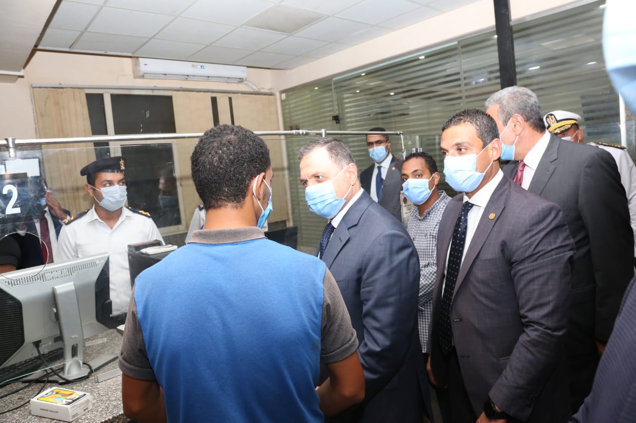 وزير الداخلية يتفقد الحالة الأمنية بالقاهرة والجيزة  (3)