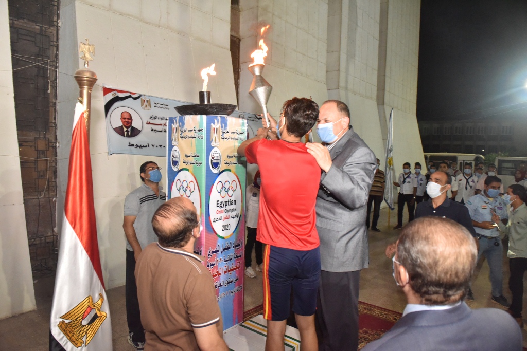 انطلاق شعلة اولمبياد الطفل المصرى باسيوط (3)