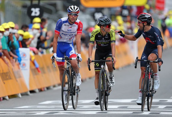 حديث ودى بين المتسابقين