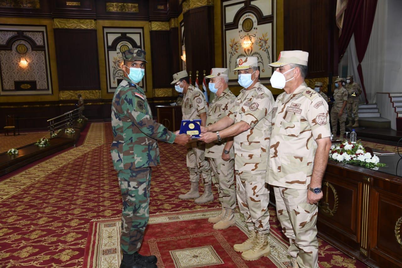 وزير الدفاع (3)