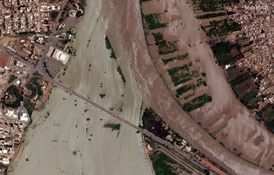 فيضانات النيل الأبيض تغمر مناطق شاسعة بالخرطوم