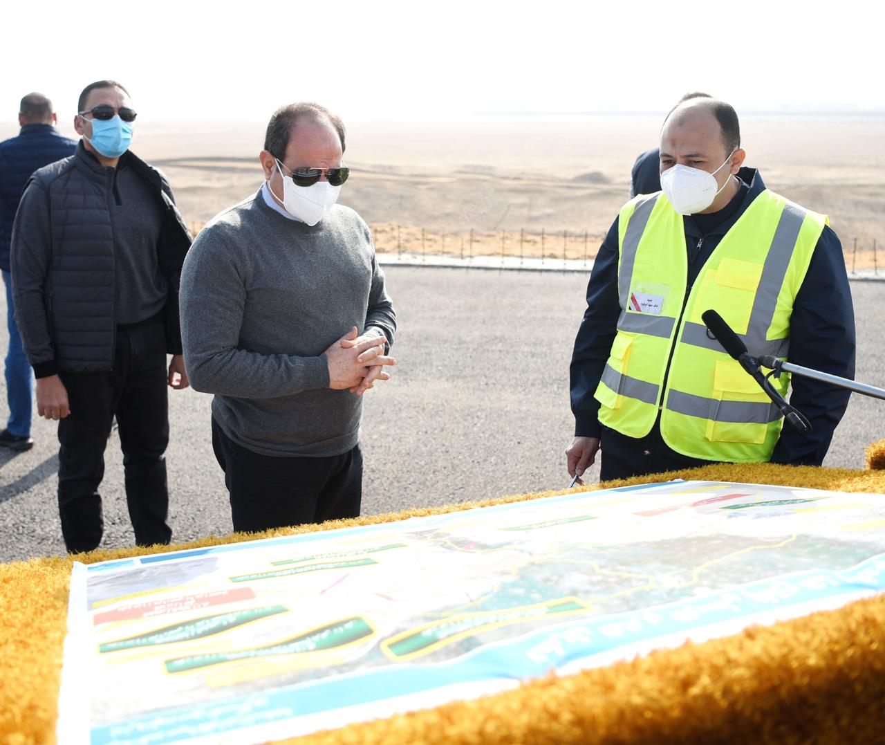 الرئيس يستهل أول أيام 2021 بتفقد قطاعات القوس الغربى للطريق الدائرى الأوسطى (1)