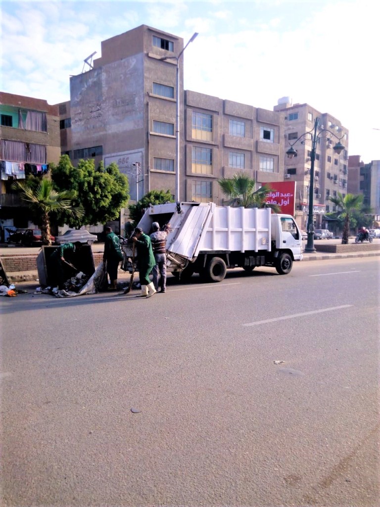 القمامة والمخلفات التى تم رفعها من الشوارع  (4)