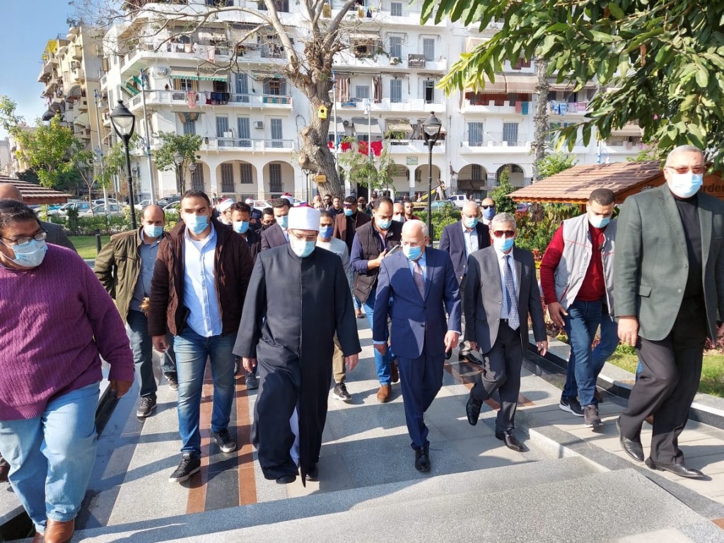 وزير الأوقاف ومحافظ بورسعيد يتفقدان حديقة فريال التاريخية