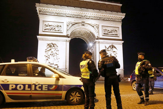 الشرطة تنتشر فى باريس