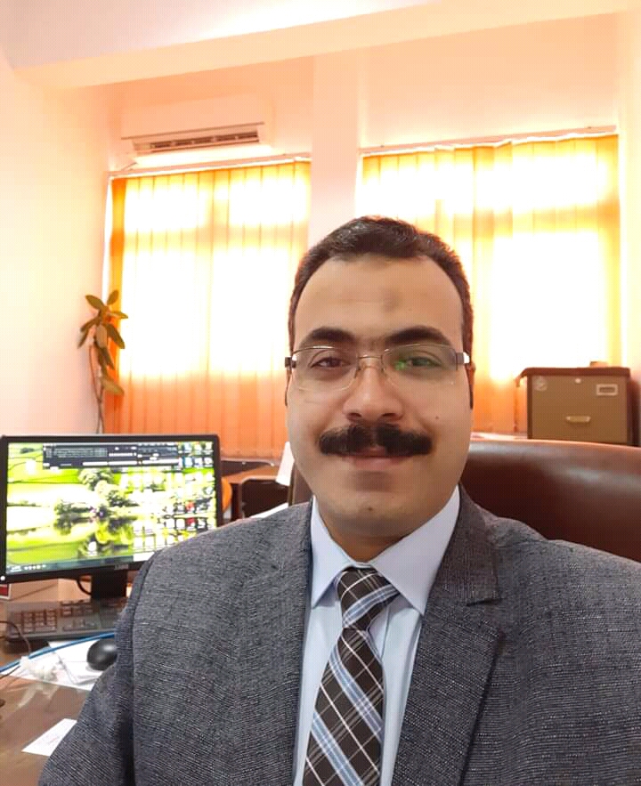 الاستاذ الدكتور أشرف أحمد محمد غالي أستاذ المحاسبة والمراجعة المساعد بكلية التجارة