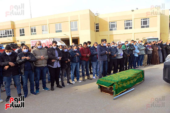 صلاة الجنازة على جثمان والدة البرنس بمدينة 6 أكتوبر