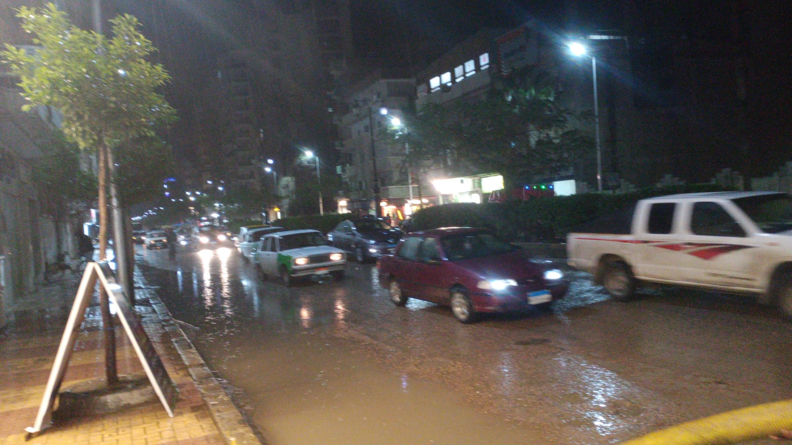 مياه الامطار بشوارع البحيرة