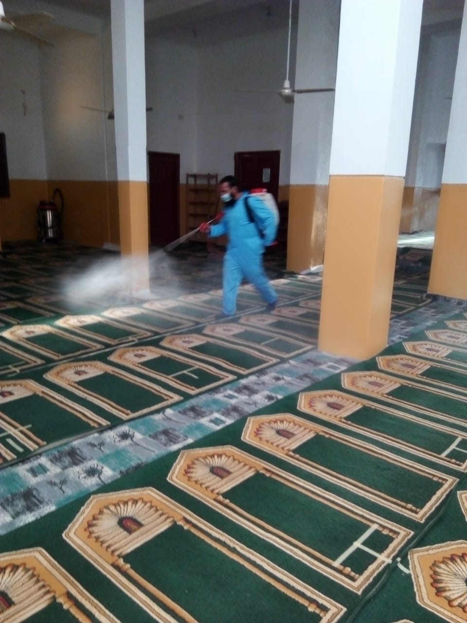تعقيم وتطهير المساجد بالمحافظات
