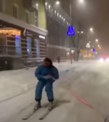التزلج فى شوارع روسيا