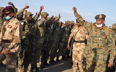 القوات السودانية بقيادة الفريق البرهان