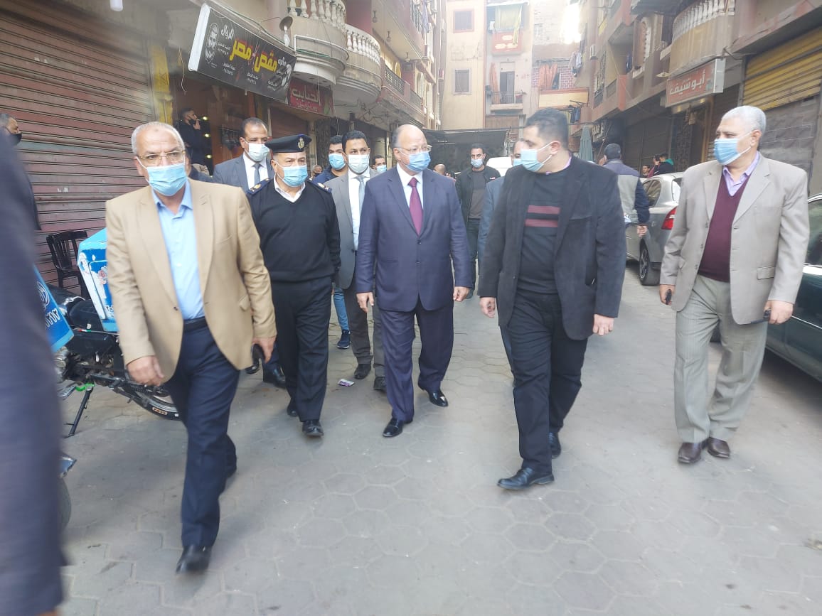 محافظ القاهرة خلال قيادة حملة بالشوارع (5)