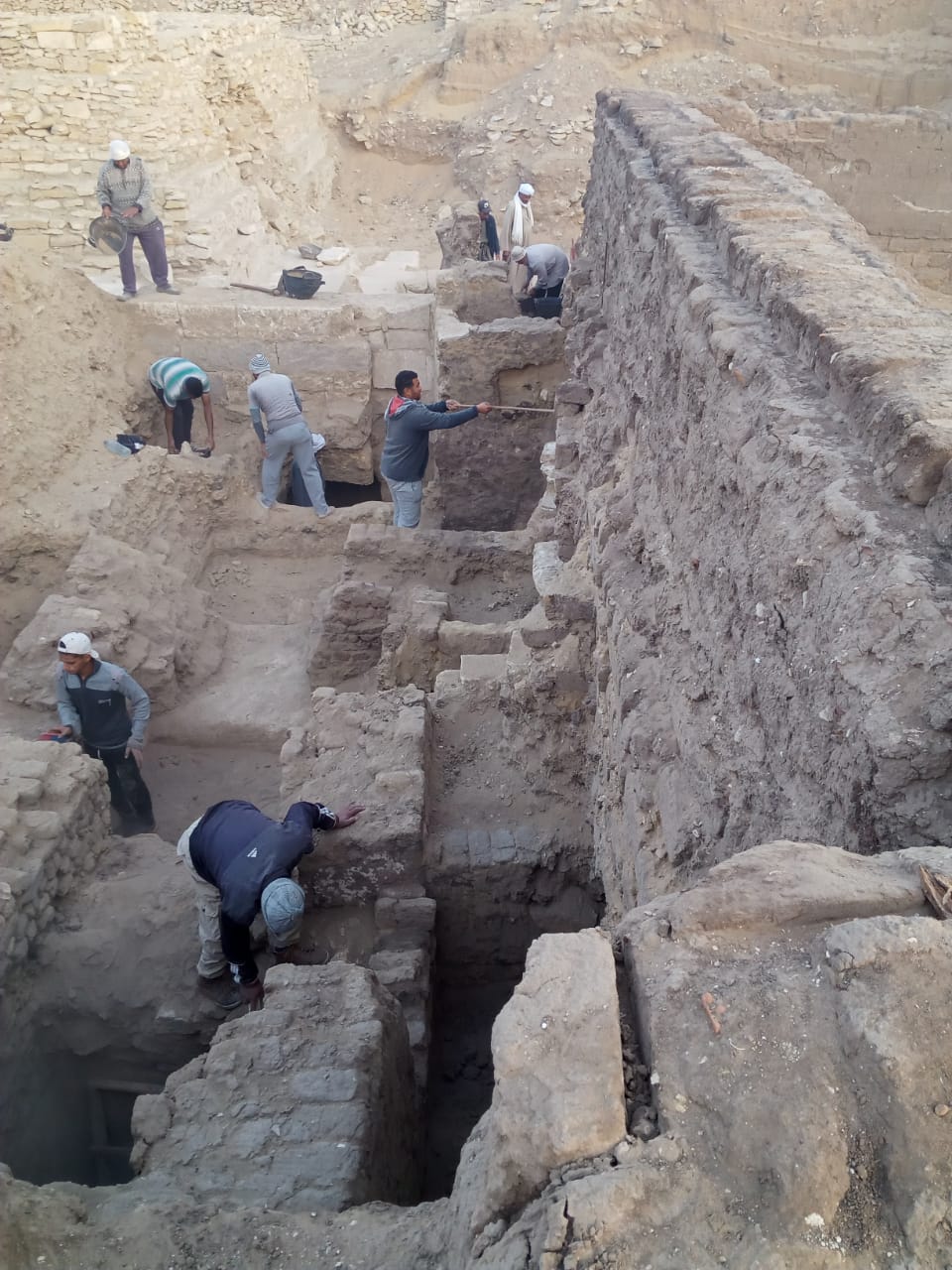 كشف أثرى جديد بسقارة يشمل العثور على آبار دفن ومومياوات فرعونية صور اليوم السابع