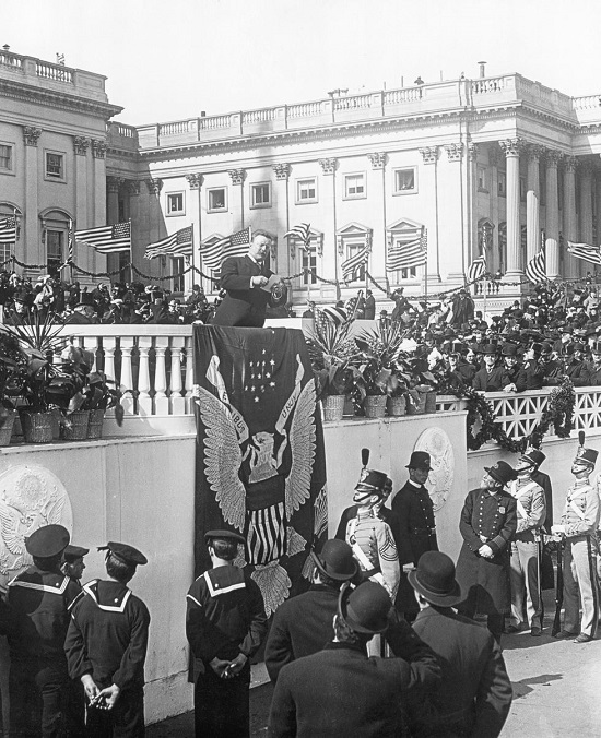 ثيودور روزفلت يلقي خطاب تنصيبه الثاني للأمة في عام 1905