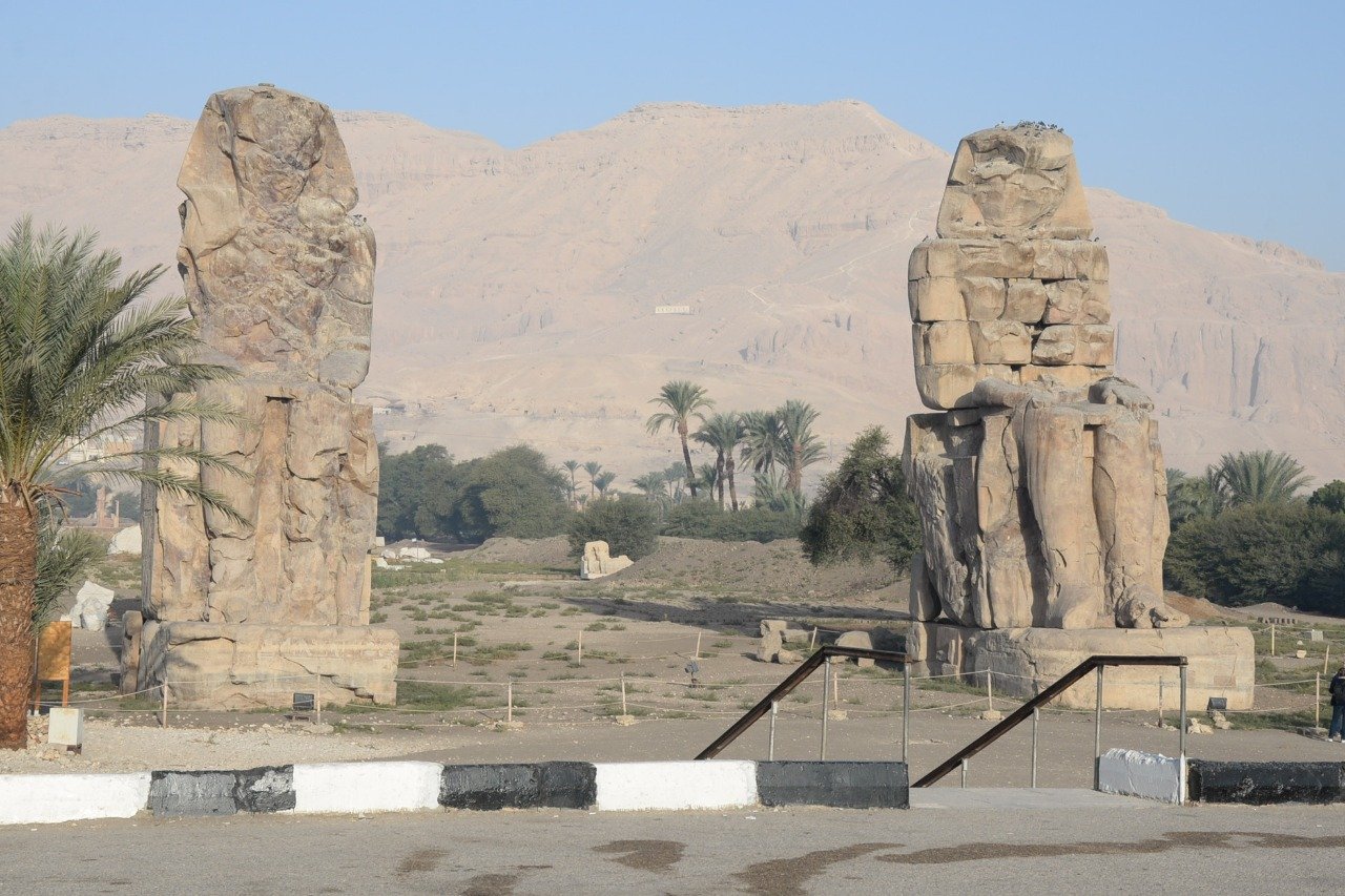 المهندس المعمارى الفرعونى أمنحتب بن حابو بنى التمثالين