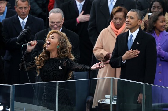 المطربة بيونسيه تغني في حفل تنصيب أوباما الثاني عام 2013