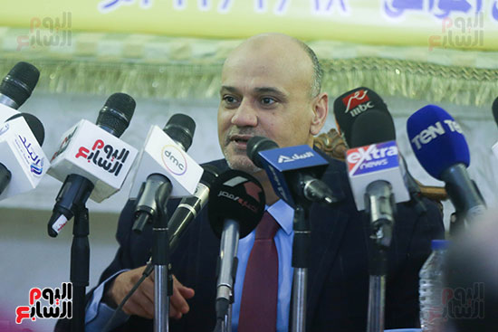 الكاتب الصحفى خالد ميرى رئيس تحرير صحيفة الاخبار