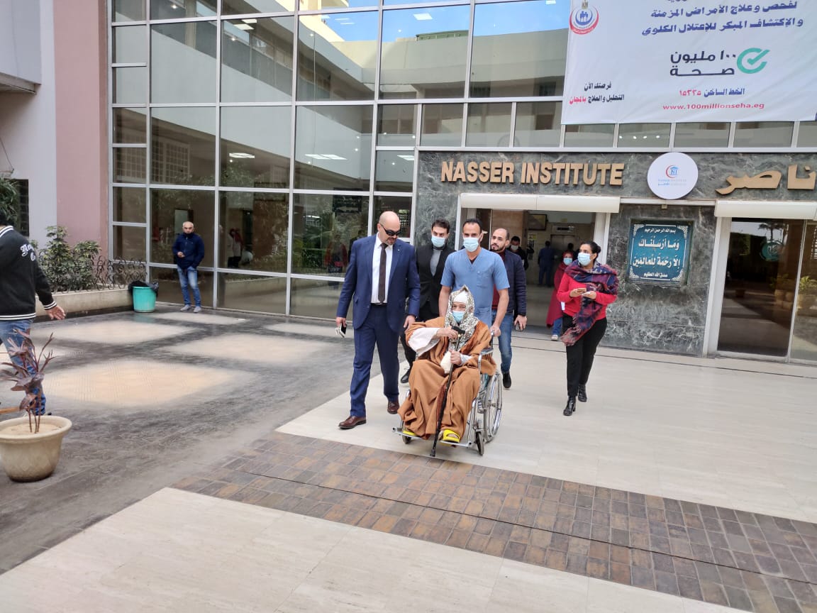 خروج الشيخ السيد سعيد من مستشفى معهد ناصر بعد استقرار حالته الصحية