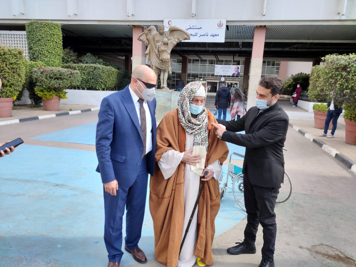خروج الشيخ السيد سعيد من مستشفى معهد ناصر