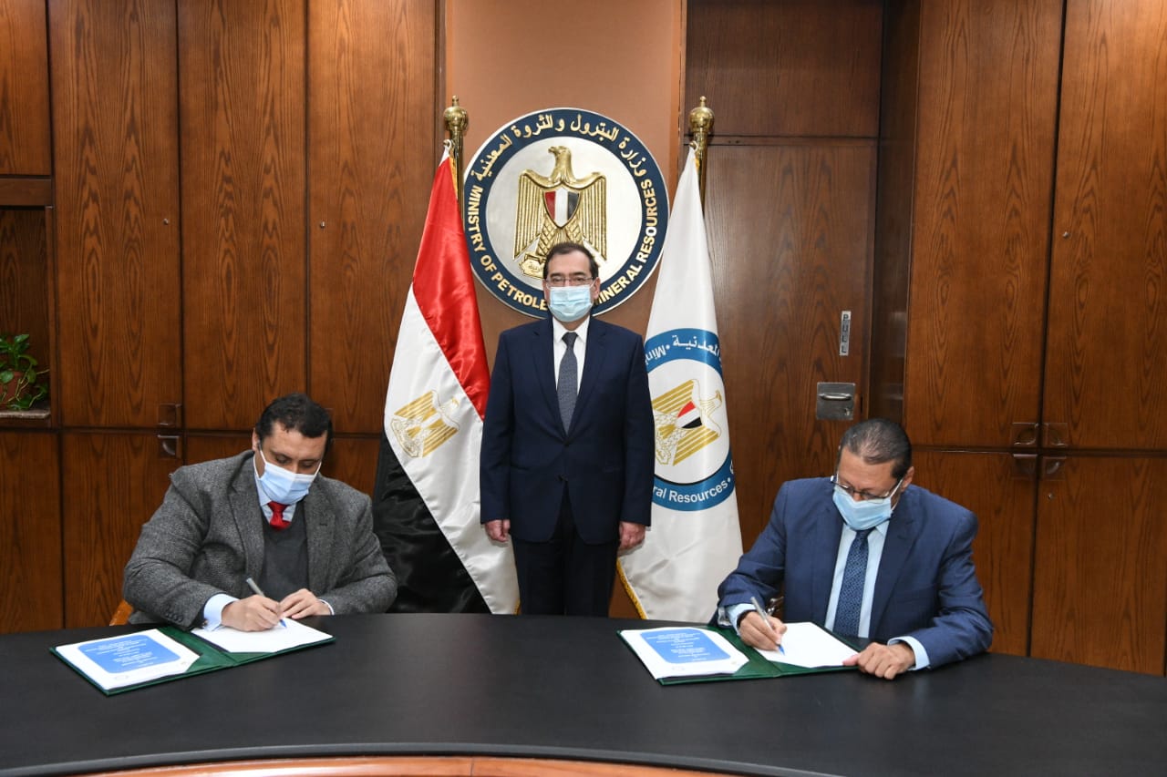وزير البترول والثروة المعدنية يشهد التوقيع مع ميداف المصرية