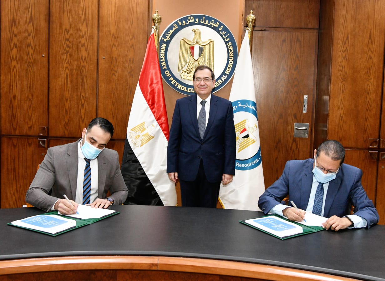 وزير البترول والثروة المعدنية يشهد التوقيع مع ابداع فورجولد المصرية
