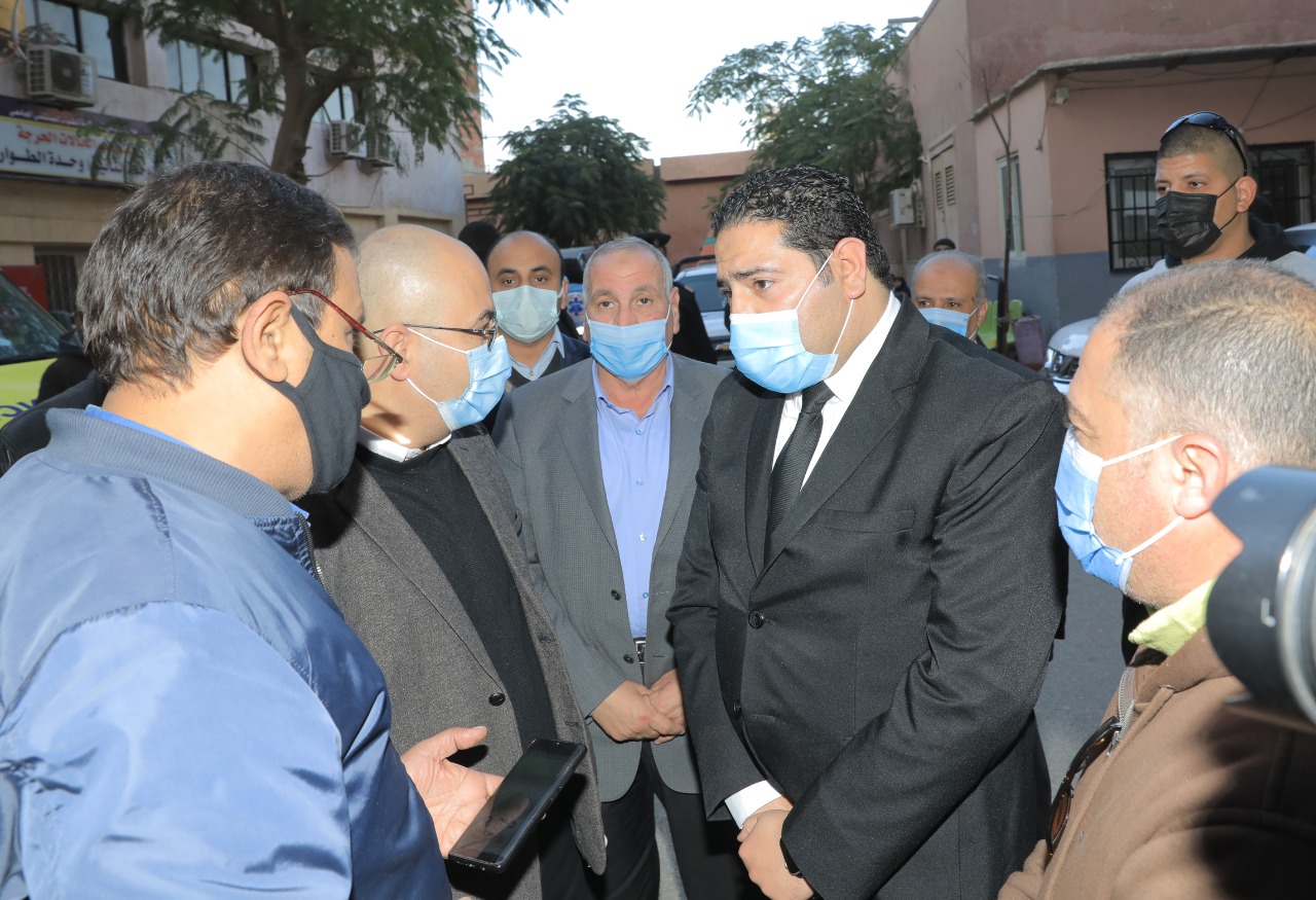 نائب محافظ بنى سويف يتابع مصابى حادث الصحراوى الشرقى بالمستشفى الجامعى (1)
