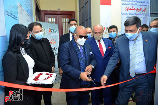 افتتاح مكتب السجل التجارى النموذجي بمنطقة شمال القاهرة (51)