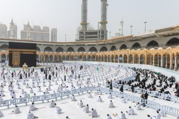 خلال خطبة الجمعة خلال خطبة الجمعة