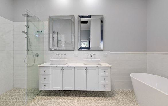 الحمام بعد التجديد الحمام بعد التجديد