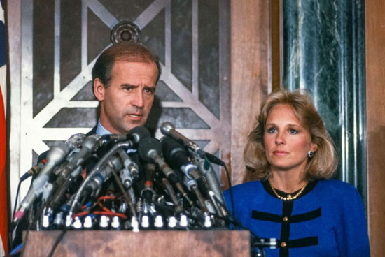 بايدن يعقد مؤتمرا صحفيا للإعلان عن انسحابه من السباق الرئاسي عام 1987
