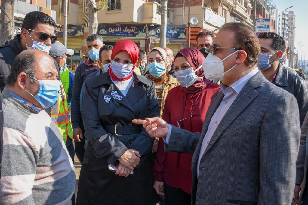 محافظ الاسكندرية مع المواطنين بحى المنتزة اول