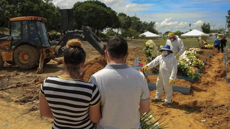 معاناة فى دفن ضحايا كورونا بالبرازيل