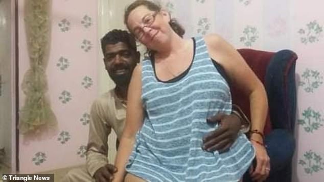 جوانا مع صديقها الجديد جوانا مع صديقها الجديد