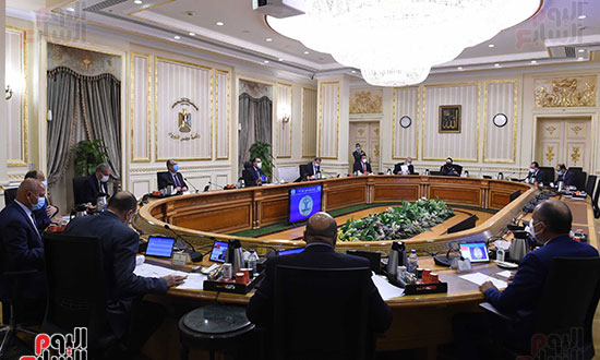 رئيس الوزراء يرأس اجتماع الحكومة الاسبوعى عبر الفيديو كونفرانس (3)