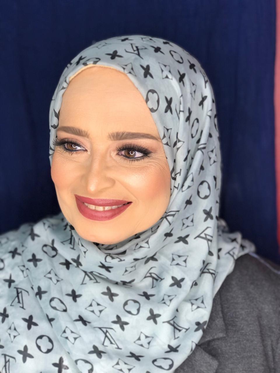 الكاتبة حنان أبو الضياء