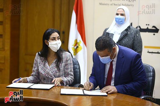 توقيع بروتوكول تعاون بين وزاره التضامن  ومؤسسة ساويرس (25)