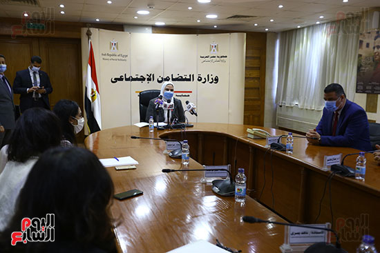 توقيع بروتوكول تعاون بين وزاره التضامن  ومؤسسة ساويرس (1)