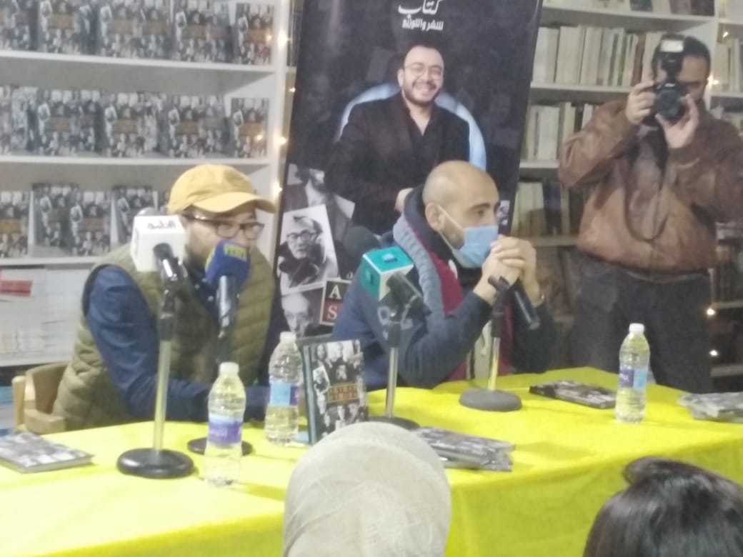 حسام داغر يحتفل بتوقيع كتابه استديو الممثلين