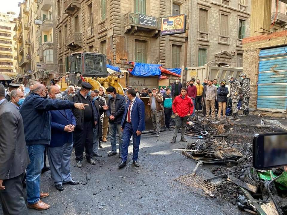 محافظ القاهرة يتفقد آثار حريق التوفيقية