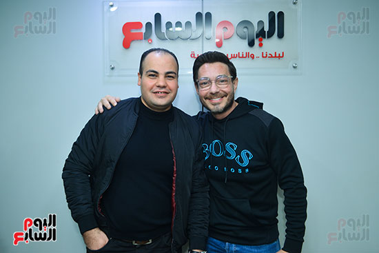 الفنان أحمد زاهر والكاتب الصحفى عمرو صحصاح رئيس قسم الفن