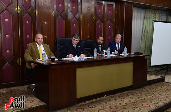 اجتماع لجنة الصحة بمجلس النواب برئاسة الدكتور أشرف حاتم (2)