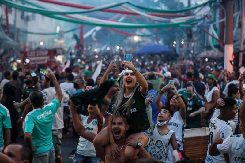 جماهير بالميراس تحتفل بلقب كأس ليبرتادوريس