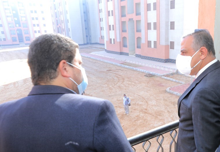 محافظ سوهاج يتفقد مشروعات بمدينة أخميم الجديدة (4)